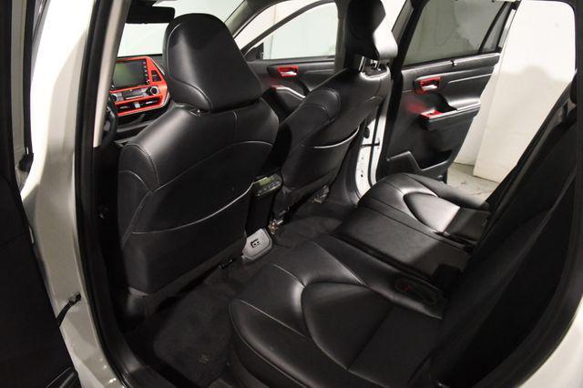 used 2022 Toyota Highlander car, priced at $29,995