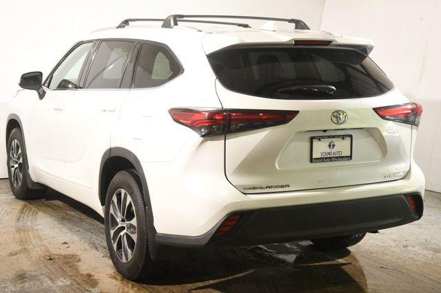 used 2022 Toyota Highlander car, priced at $29,995