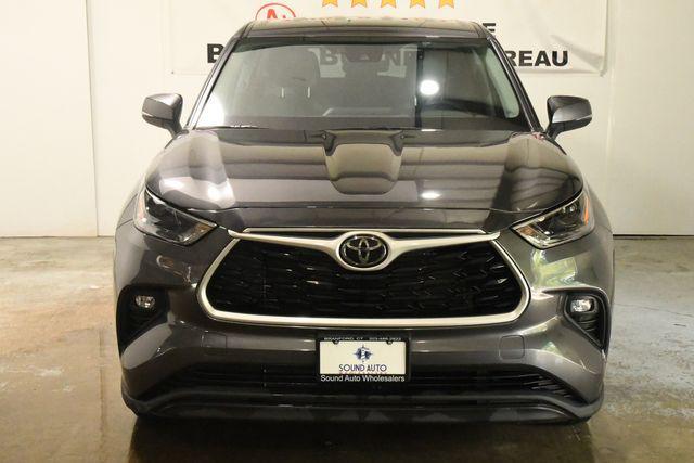 used 2022 Toyota Highlander car, priced at $32,995