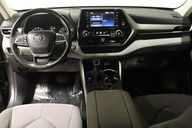 used 2022 Toyota Highlander car, priced at $32,995