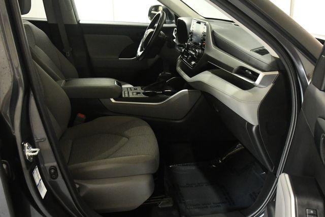 used 2022 Toyota Highlander car, priced at $32,995