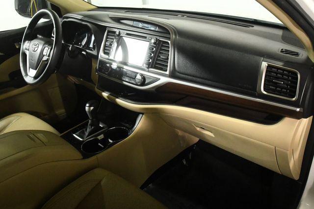 used 2016 Toyota Highlander car, priced at $26,995