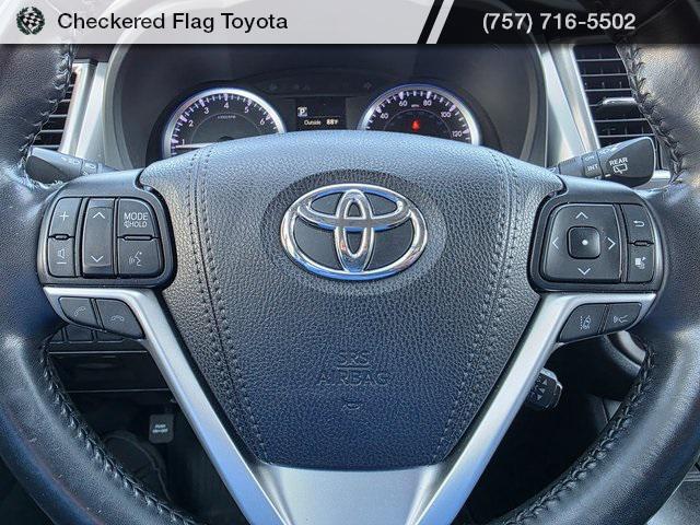 used 2019 Toyota Highlander car, priced at $27,754