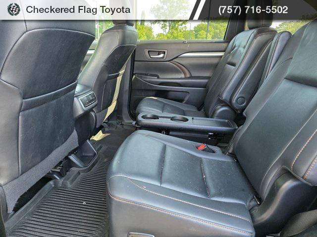 used 2019 Toyota Highlander car, priced at $27,754