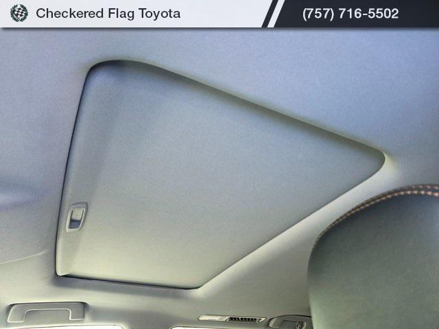 used 2019 Toyota Highlander car, priced at $27,754