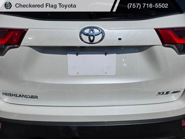 used 2019 Toyota Highlander car, priced at $27,754