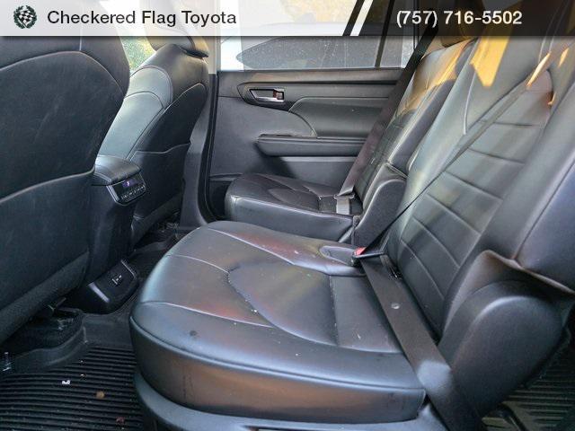 used 2022 Toyota Highlander car, priced at $31,790