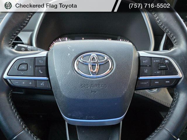 used 2022 Toyota Highlander car, priced at $31,790