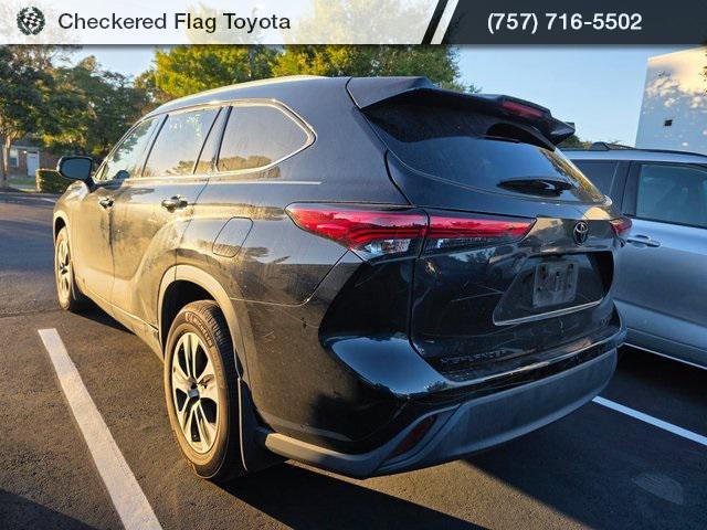 used 2022 Toyota Highlander car, priced at $31,790