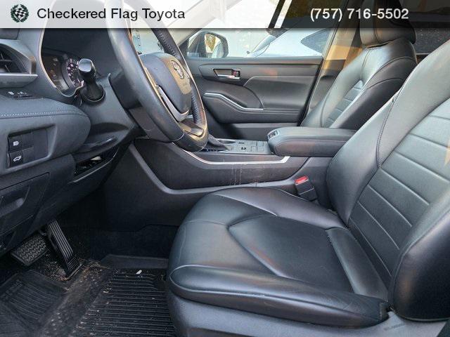 used 2022 Toyota Highlander car, priced at $31,790