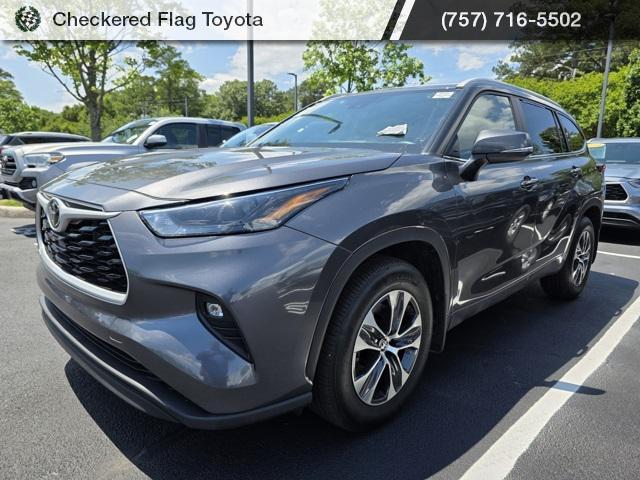 used 2024 Toyota Highlander car, priced at $40,231