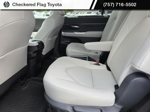 new 2025 Toyota Grand Highlander car, priced at $45,990