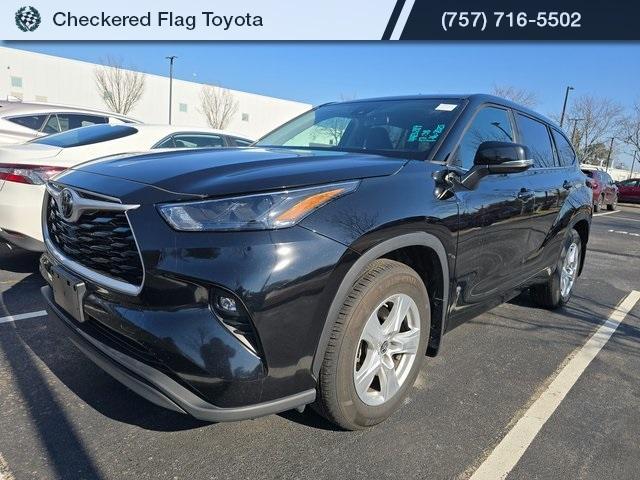 used 2023 Toyota Highlander car, priced at $32,889