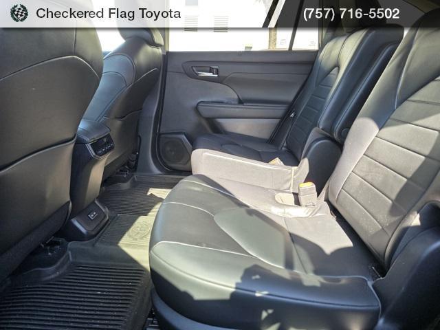 used 2022 Toyota Highlander car, priced at $34,993