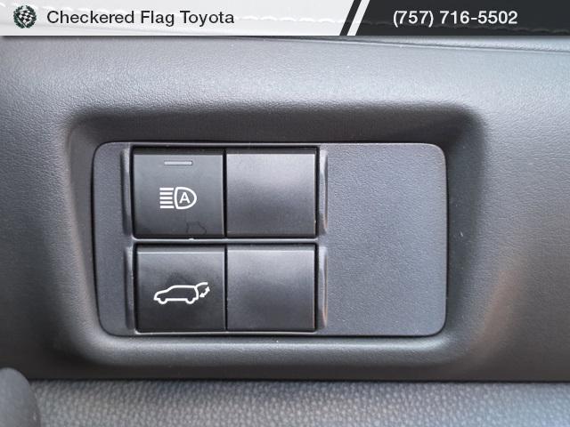 used 2022 Toyota Highlander car, priced at $34,993