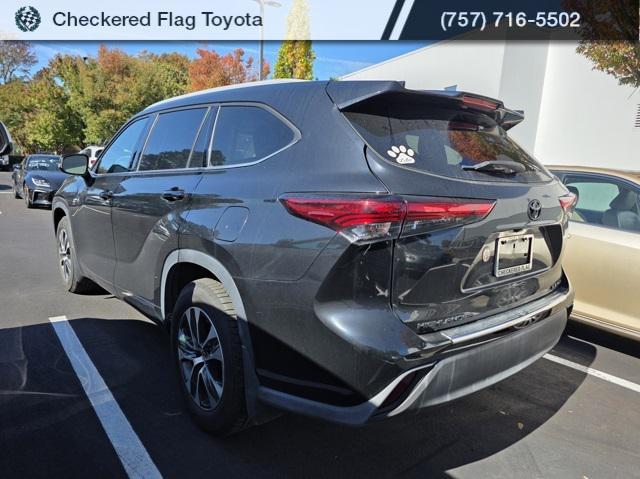 used 2022 Toyota Highlander car, priced at $34,993