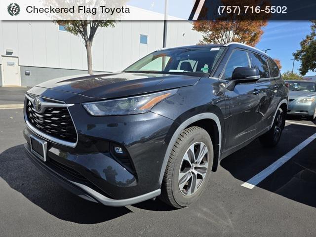 used 2022 Toyota Highlander car, priced at $34,993
