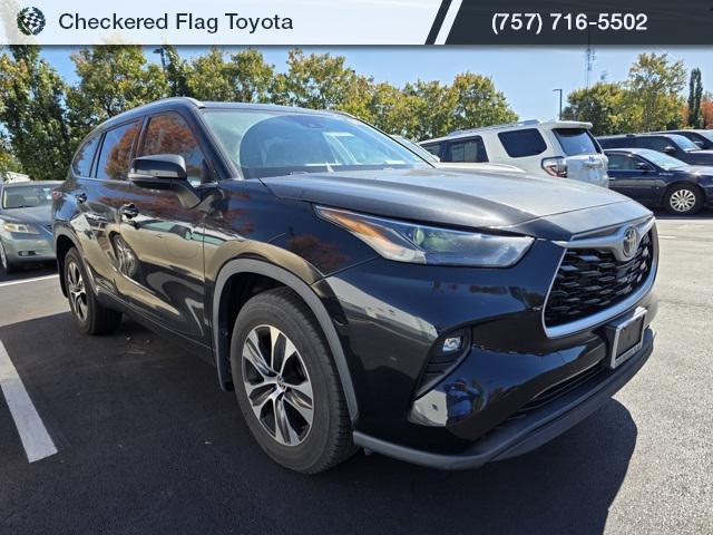 used 2022 Toyota Highlander car, priced at $34,993