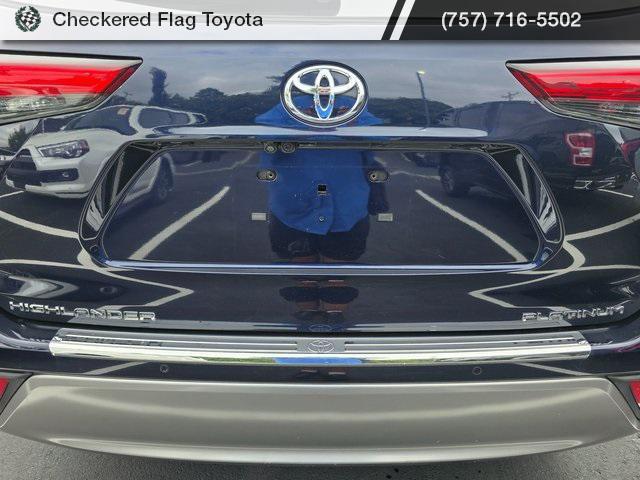 used 2023 Toyota Highlander car, priced at $42,399
