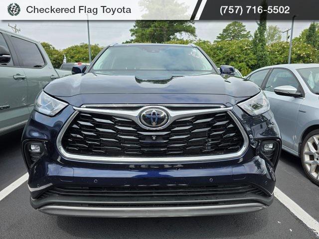 used 2023 Toyota Highlander car, priced at $42,399