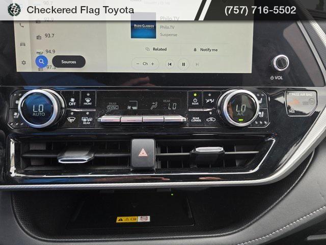 used 2023 Toyota Highlander car, priced at $42,399