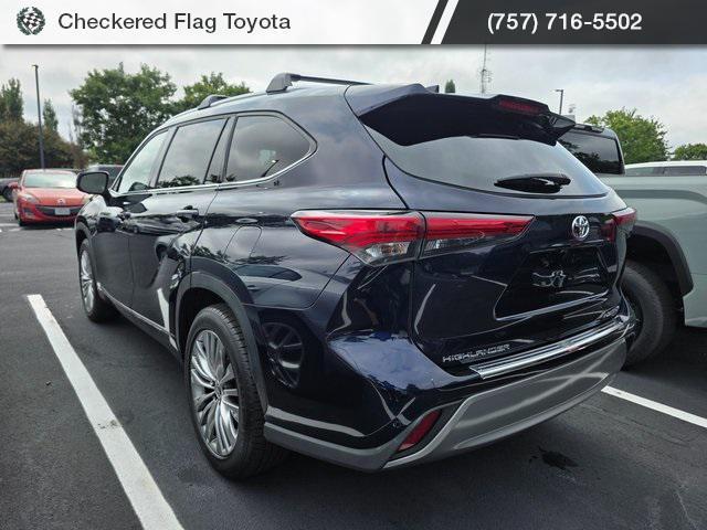 used 2023 Toyota Highlander car, priced at $42,399