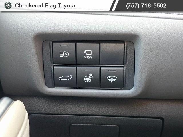 used 2020 Toyota Highlander car, priced at $32,490