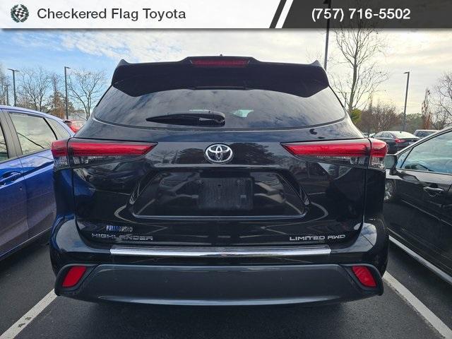 used 2020 Toyota Highlander car, priced at $32,490