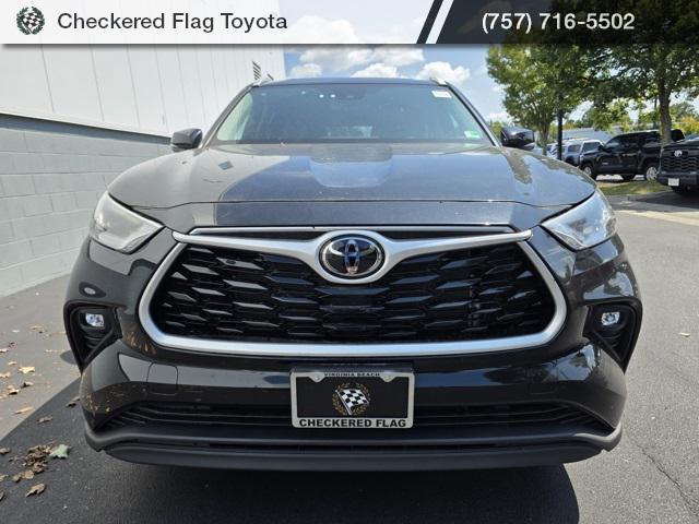 used 2023 Toyota Highlander car, priced at $37,704