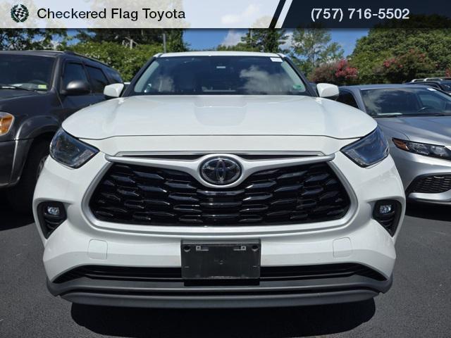 used 2023 Toyota Highlander car, priced at $32,667