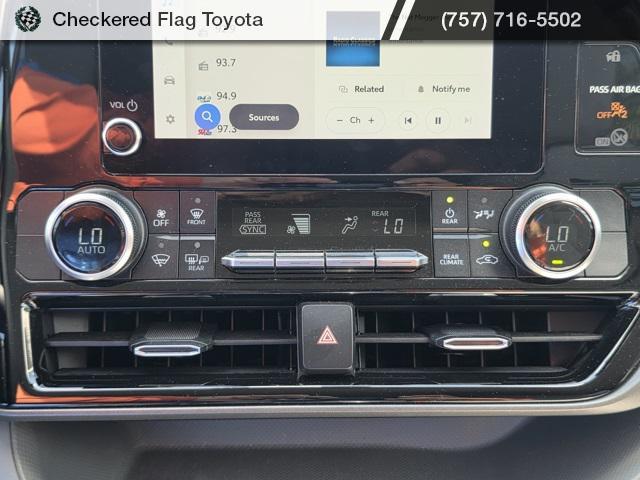 used 2023 Toyota Highlander car, priced at $32,667