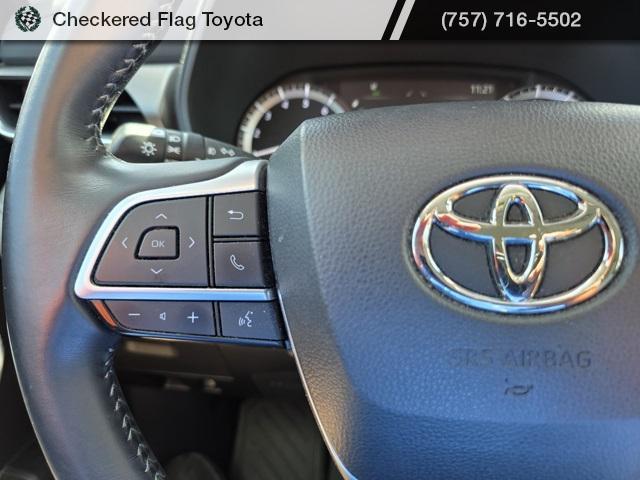 used 2023 Toyota Highlander car, priced at $32,667