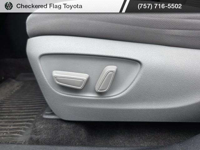 used 2023 Toyota Highlander car, priced at $31,422