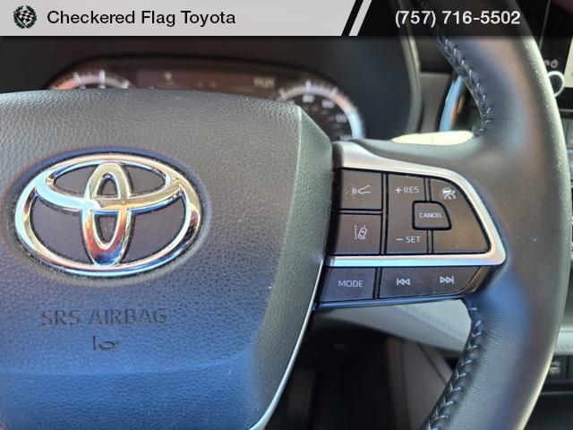 used 2023 Toyota Highlander car, priced at $32,667