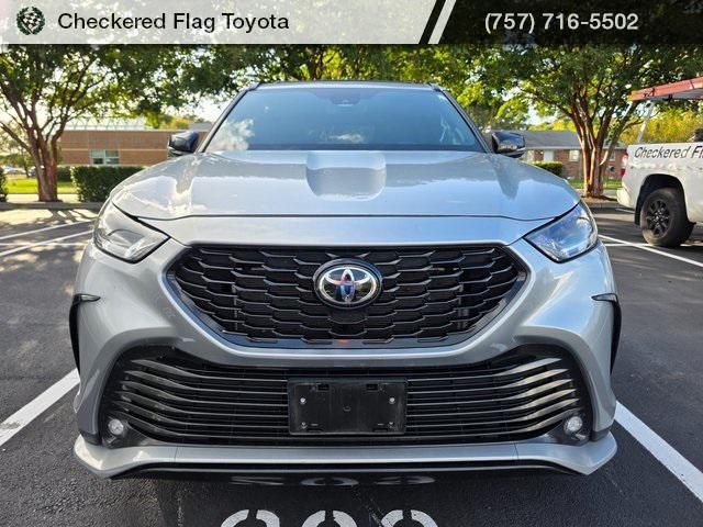 used 2021 Toyota Highlander car, priced at $34,871