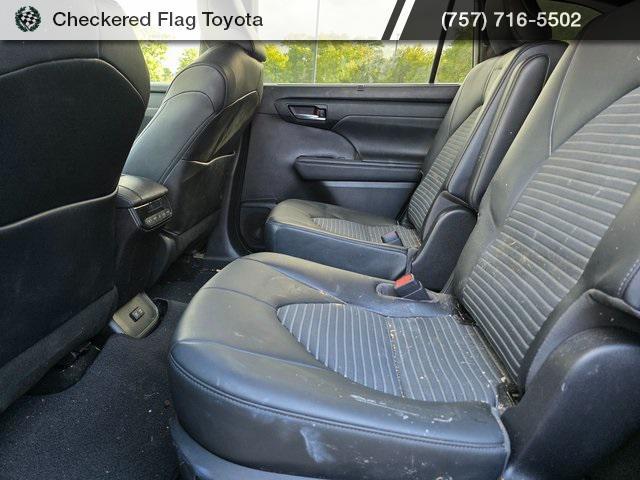 used 2021 Toyota Highlander car, priced at $34,871