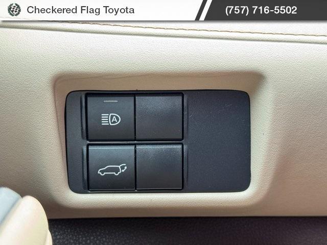 used 2021 Toyota Highlander car, priced at $35,290