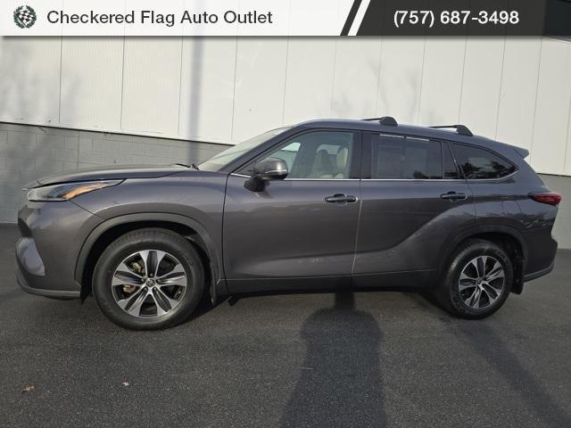 used 2021 Toyota Highlander car, priced at $33,290