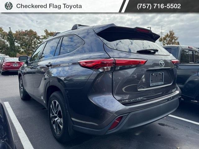 used 2021 Toyota Highlander car, priced at $35,290