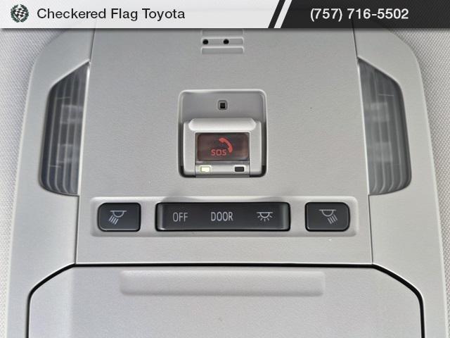 used 2022 Toyota Highlander car, priced at $34,163