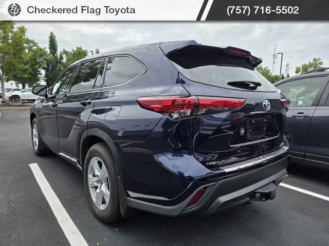 used 2022 Toyota Highlander car, priced at $34,163