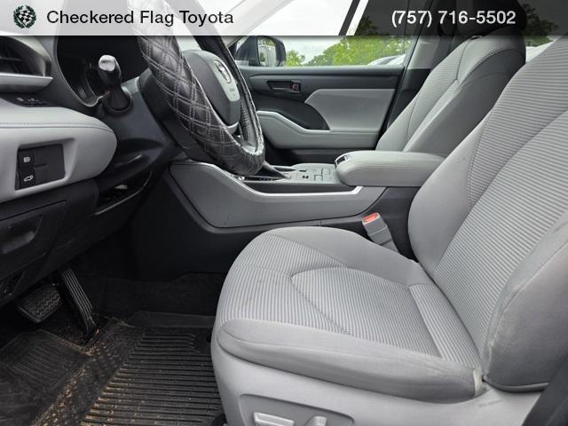 used 2022 Toyota Highlander car, priced at $34,163