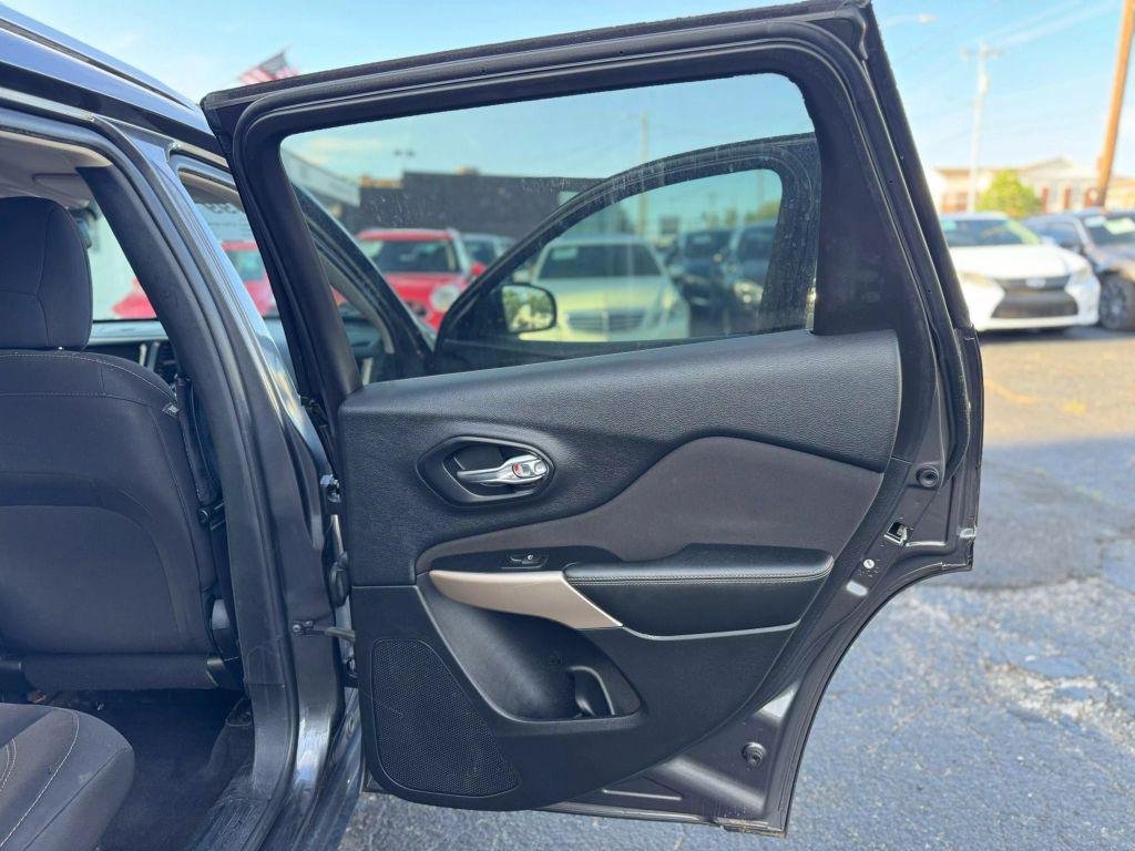 used 2017 Jeep Cherokee car, priced at $5,499