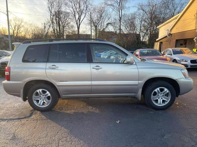 used 2006 Toyota Highlander car, priced at $5,999