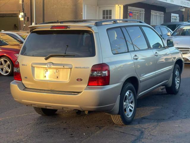 used 2006 Toyota Highlander car, priced at $5,999