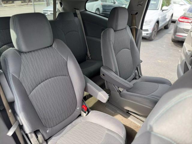 used 2015 Chevrolet Traverse car, priced at $7,999