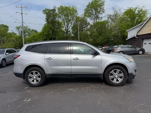 used 2015 Chevrolet Traverse car, priced at $7,999