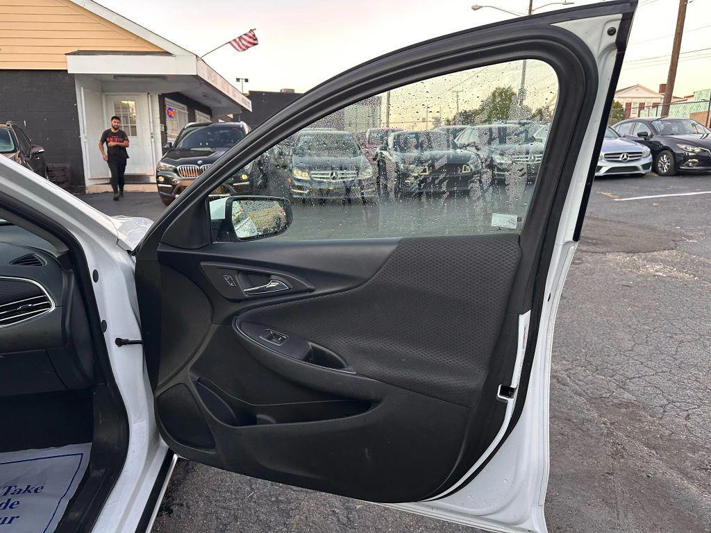 used 2018 Chevrolet Malibu car, priced at $9,499