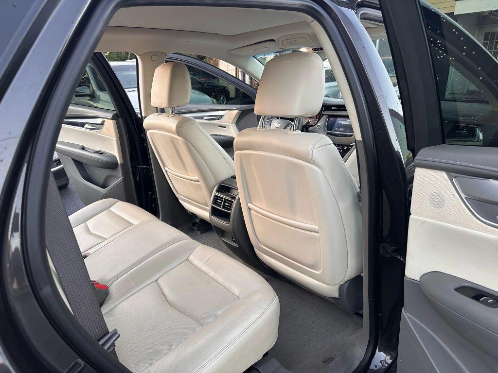 used 2017 Cadillac XT5 car, priced at $9,999