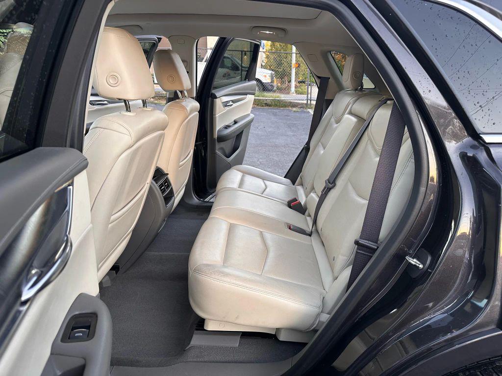 used 2017 Cadillac XT5 car, priced at $9,999